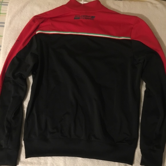 PUMA X FERRARI JACKET LIMTED RELEASE - Picture 3 of 5